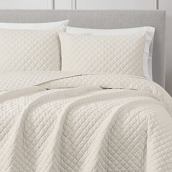 Royal Velvet Diamond Velvet Quilt Set