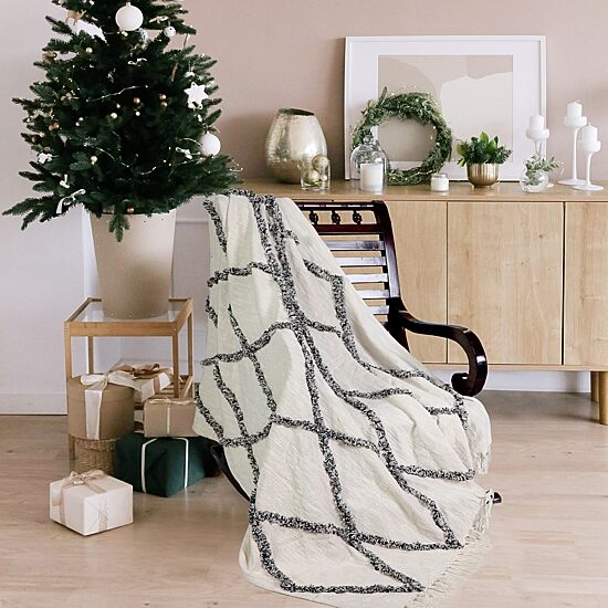 LR Home David Diamond Washable Throw