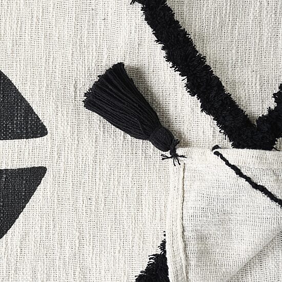 LR Home Liam Geometric Throw