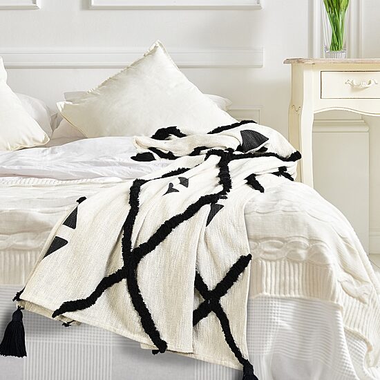 LR Home Liam Geometric Throw