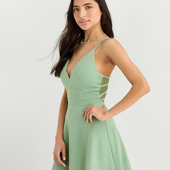 Emerald Sundae Womens Juniors V Neck Sleeveless Fit + Flare Dress