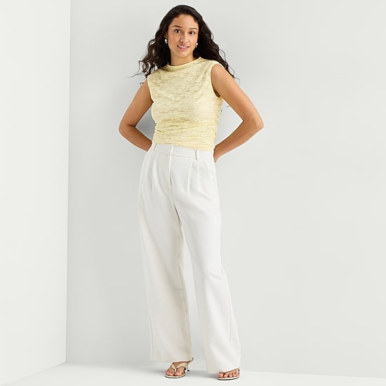 by&by Womens Juniors V Neck Sleeveless Blouse
