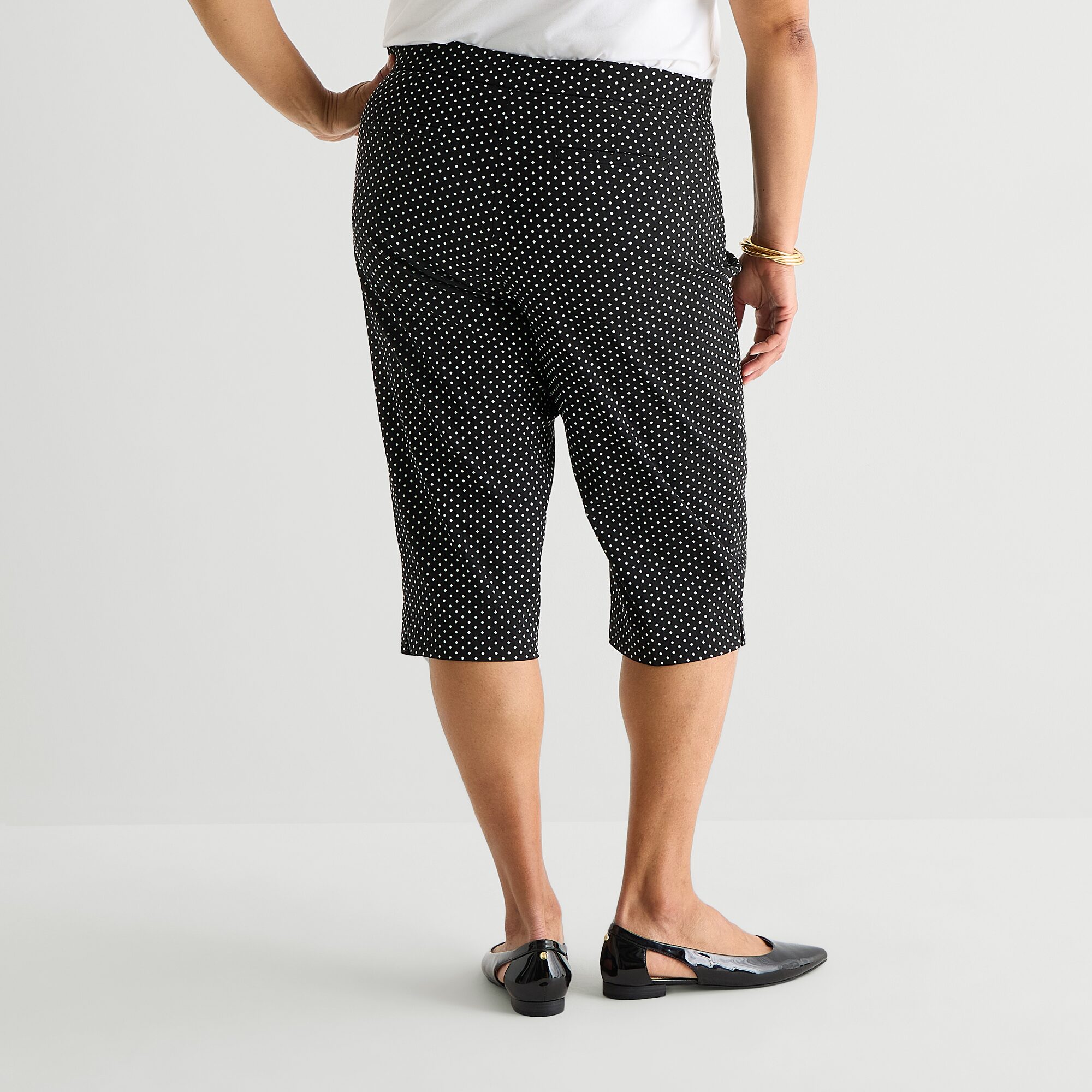 Liz Claiborne Lisa Womens Plus Stretch Fabric Straight Mid Rise Capri Pant
