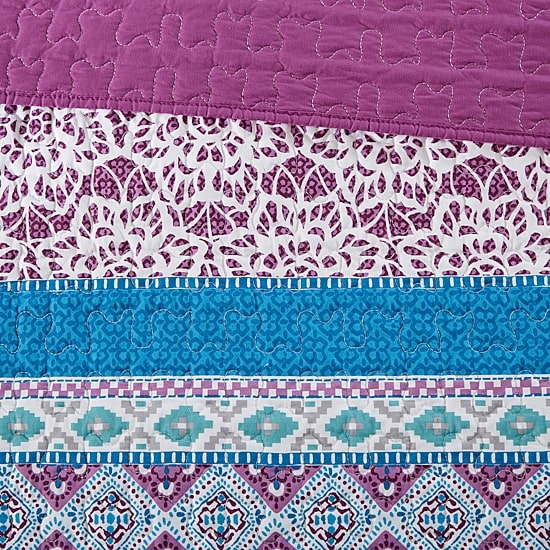 Intelligent Design Adley Reversible Quilt Set With Throw Pillows