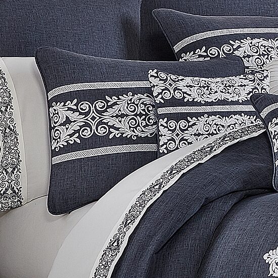 Five Queens Court Shelburne4-pc. Damask + Scroll Comforter Set