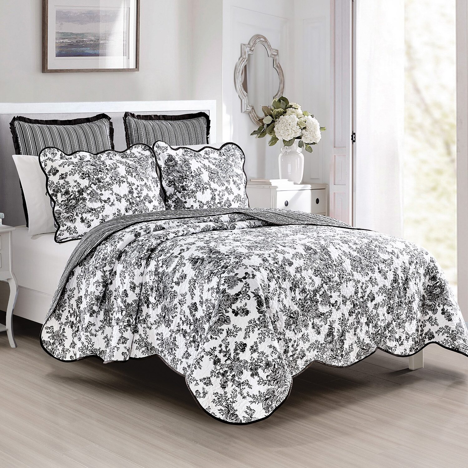 Laurel Manor Toile Garden Cotton Quilt