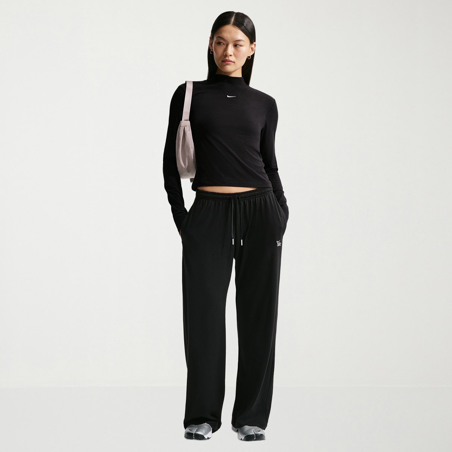 Nike Womens DRAWSTRING WAIST Lightweight Moisture Wicking Straight Low Rise Regular Fit Sweatpant
