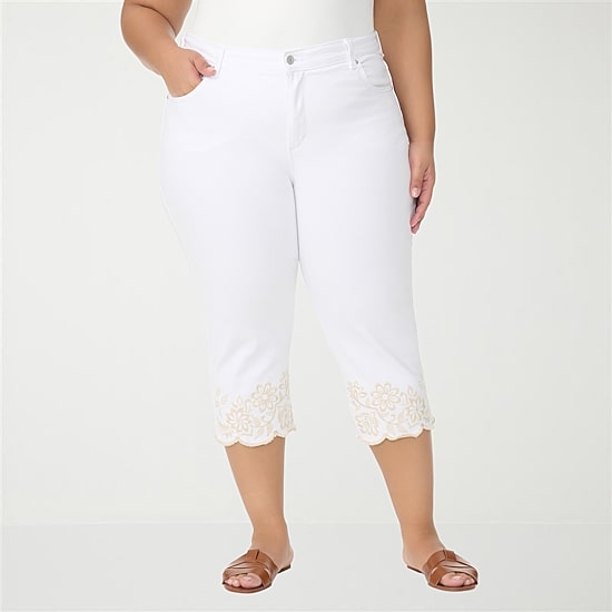 Gloria Vanderbilt Women's Plus Amanda Embroidered Jean Capri