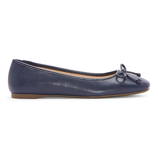 Liz Claiborne Flushing Womens Square Closed Toe-Wide Width Ballet Flats