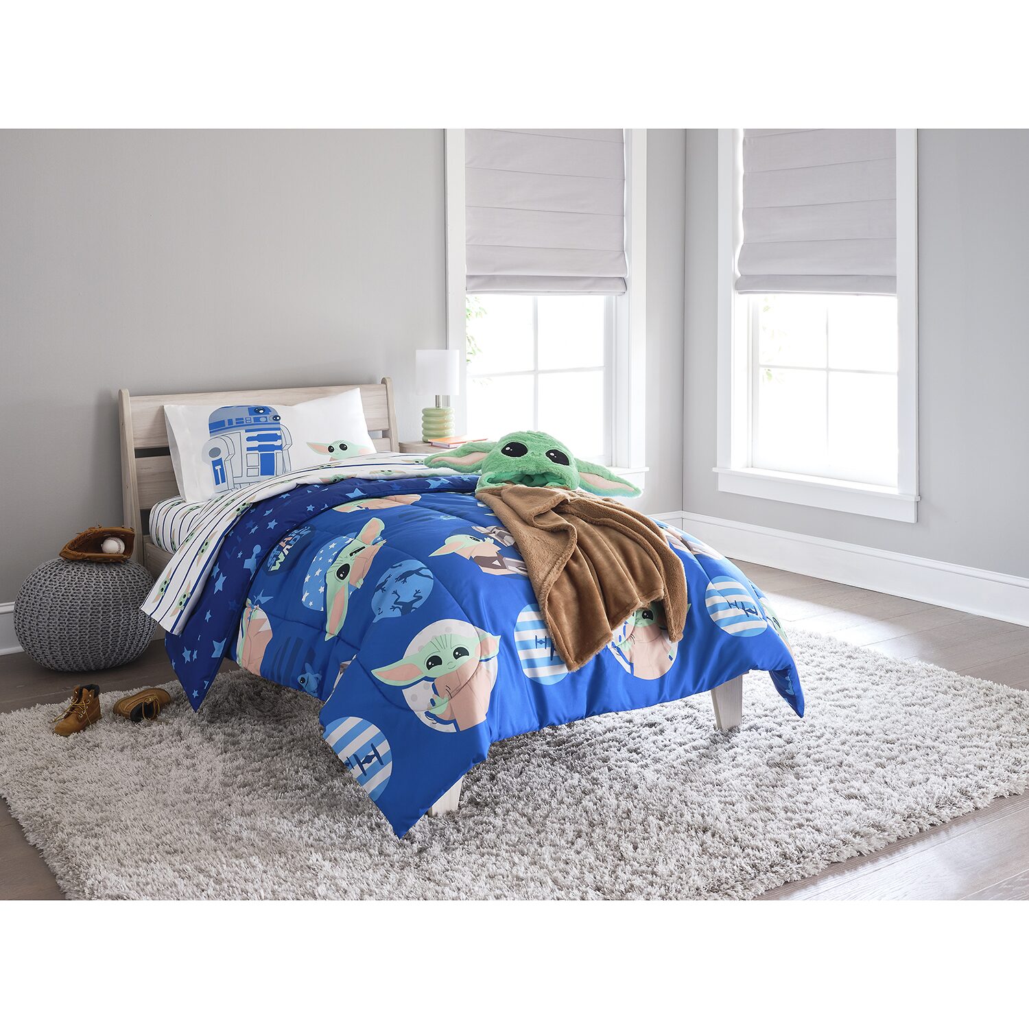 Disney Collection Mandalorian Grogu Star Wars Wearable Blanket