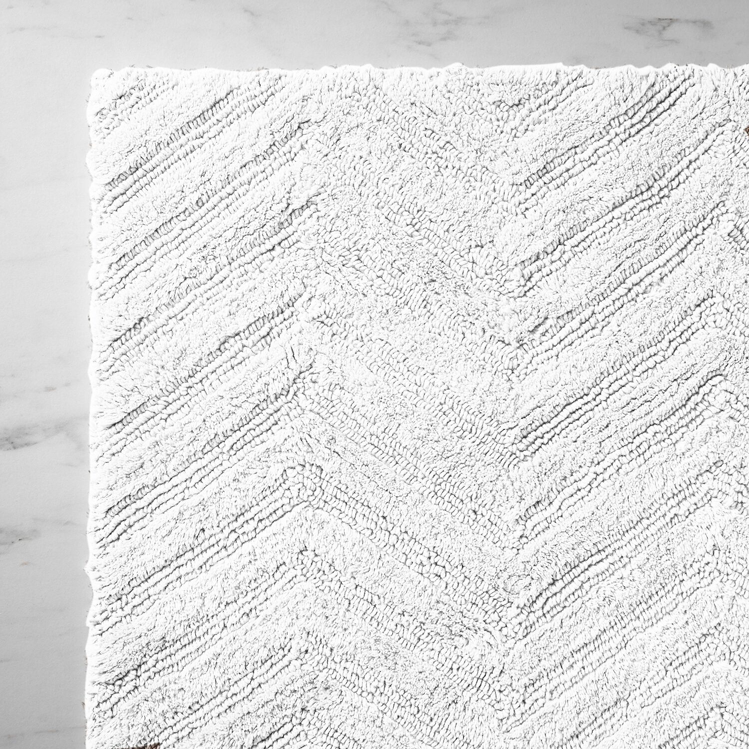 Fieldcrest Luxury Sculpted Reversible Bath Rug