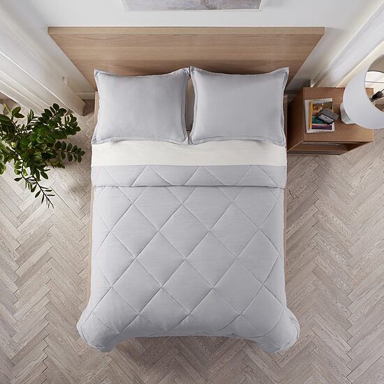 Serta® Supersoft Cooling Midweight Comforter Set
