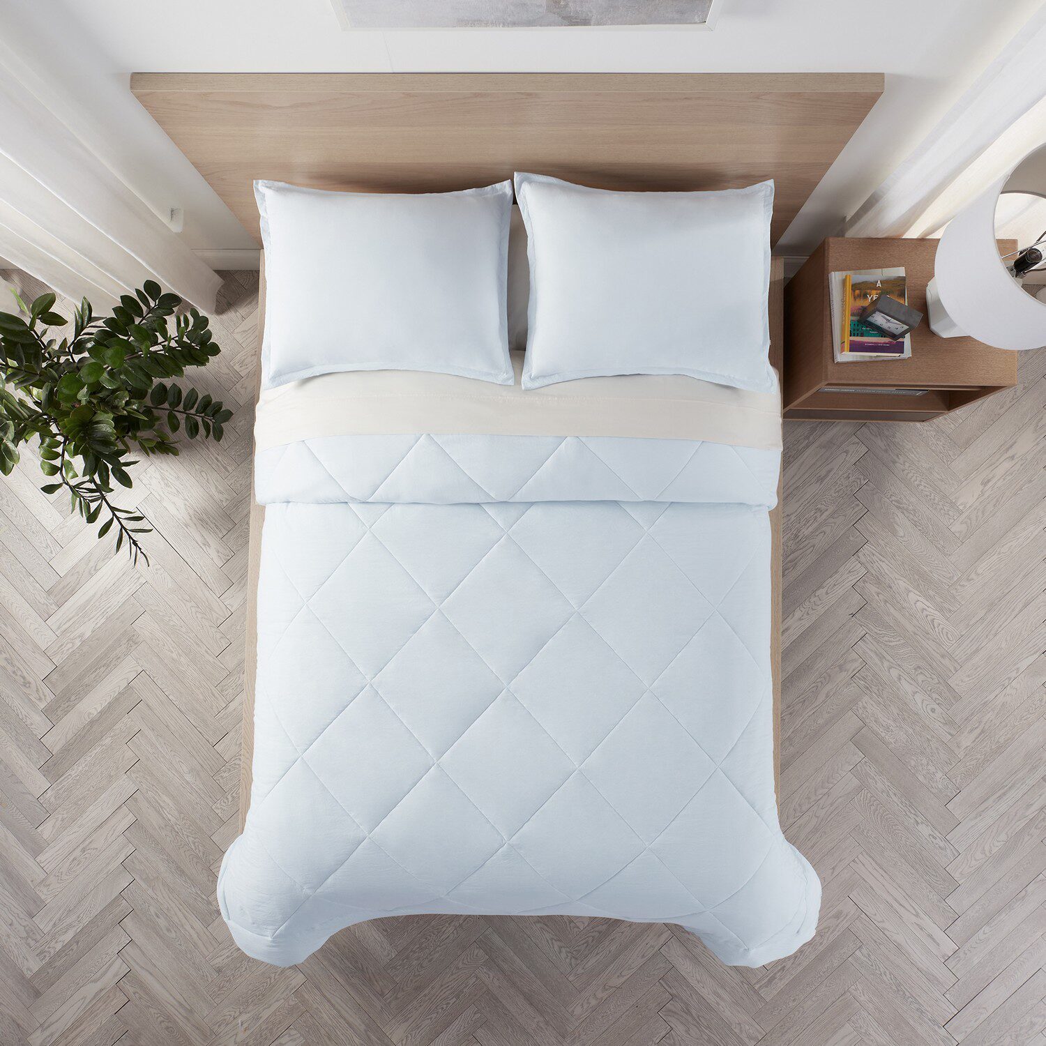 Serta® Supersoft Cooling Midweight Comforter Set