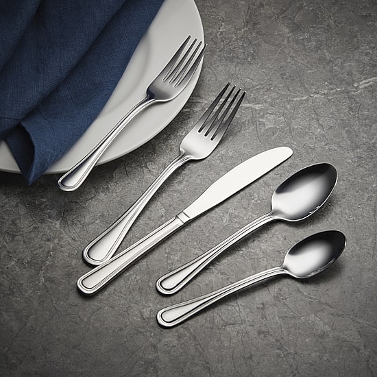 Oneida Tress 62-pc. Flatware Set
