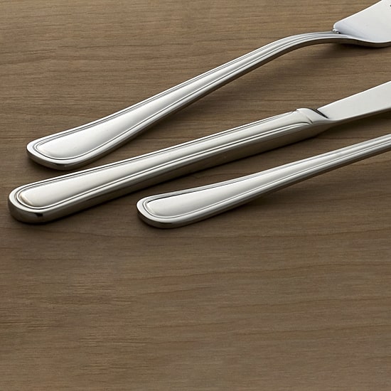 Oneida Tress 62-pc. Flatware Set