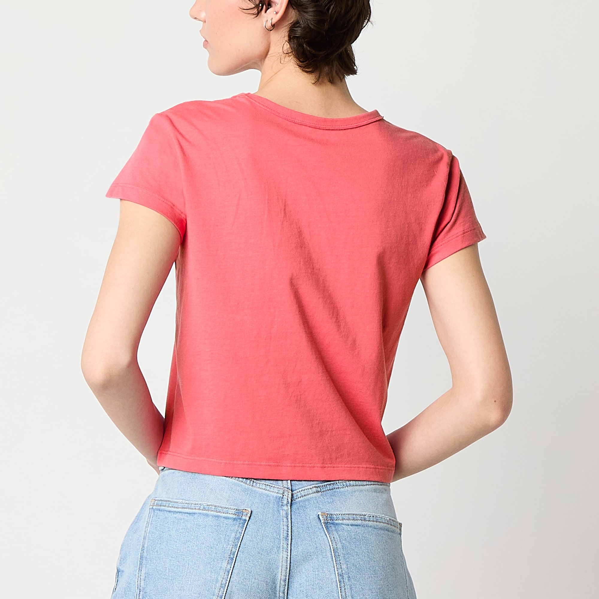 Arizona Womens Juniors Round Neck Short Sleeve Regular Fit Graphic T-Shirt
