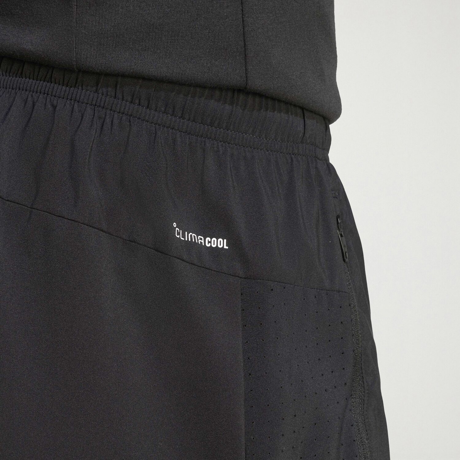 adidas Essentials Woven Mens 7" Mid Rise Workout Shorts