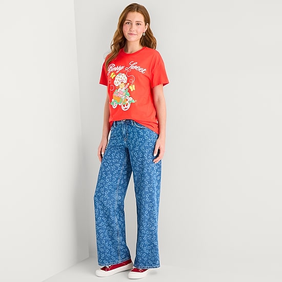 Womens Juniors Crew Neck Short Sleeve Oversized Strawberry Shortcake Graphic T-Shirt