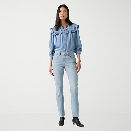 Levi's® Womens Mid Rise Classic Straight Jean