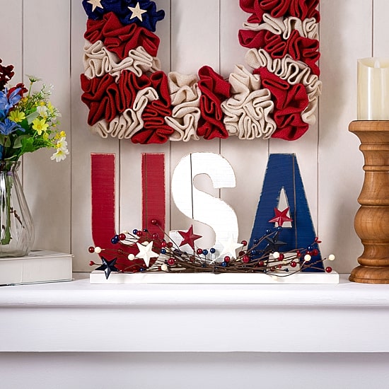 Glitzhome 18" Usa Wooden Tabletop Decor