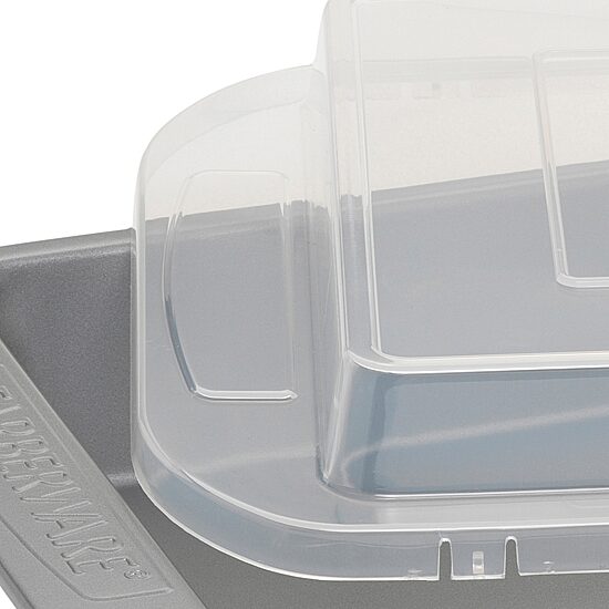 Farberware 9X13 Rectangular Covered Cake Pan
