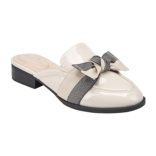 BANDOLINO Leilani Womens Moc Closed Toe Mules