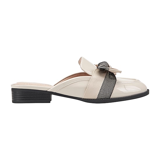 BANDOLINO Leilani Womens Moc Closed Toe Mules