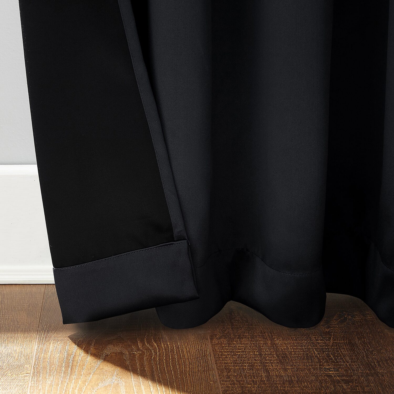 Sun Zero Oslo Grommet Top Energy Saving 100% Blackout Single Curtain Panel