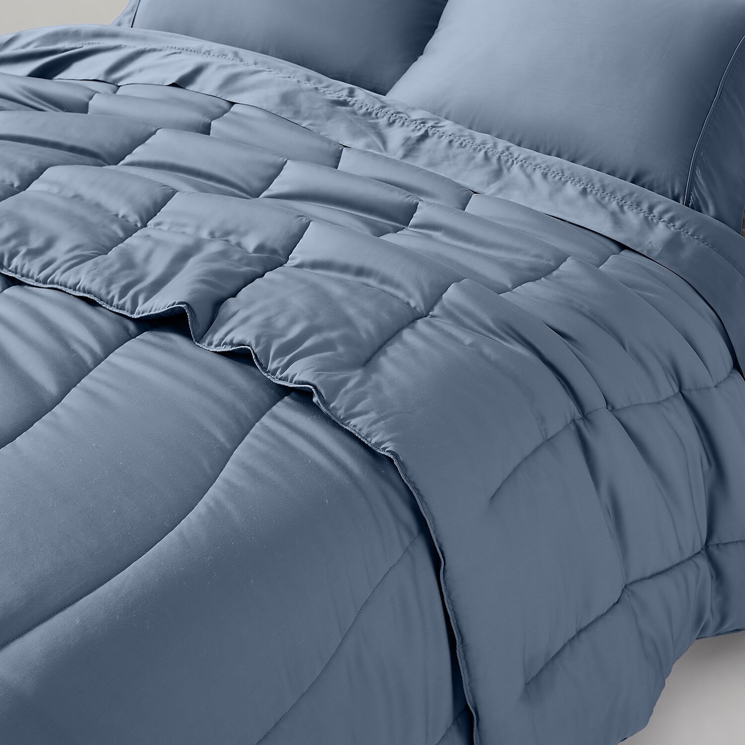 Modern Threads Plush Midweight Comforter