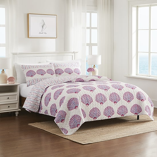Avanti Scallop Shell Reversible Quilt Set