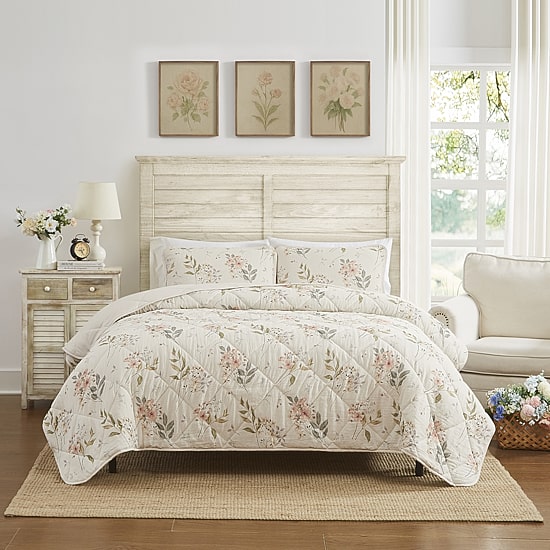 Avanti Wildflowers Reversible Quilt Set