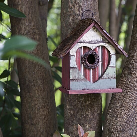 Glitzhome 8.66 Inch Height Distressed Heart Wooden Garden Birdhouse