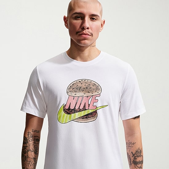 Nike Mens Crew Neck Short Sleeve Classic Fit Graphic T-Shirt
