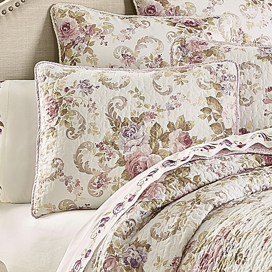 Royal Court Chambord Floral Quilt Set