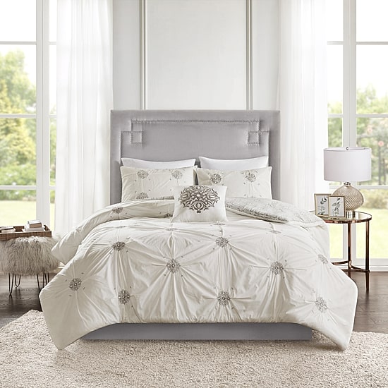 Madison Park Edna 4-Pc. Duvet Set 4-pc. Medallion Reversible Duvet Cover Set
