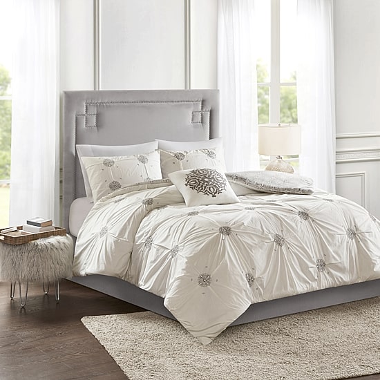 Madison Park Edna 4-Pc. Duvet Set 4-pc. Medallion Reversible Duvet Cover Set
