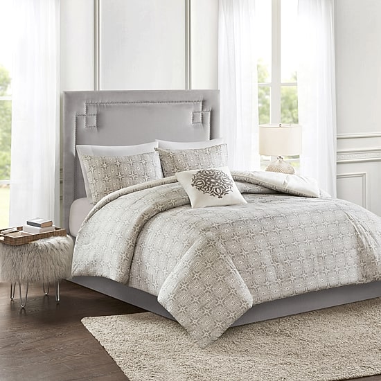 Madison Park Edna 4-Pc. Duvet Set 4-pc. Medallion Reversible Duvet Cover Set