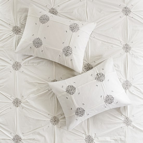 Madison Park Edna 4-Pc. Duvet Set 4-pc. Medallion Reversible Duvet Cover Set