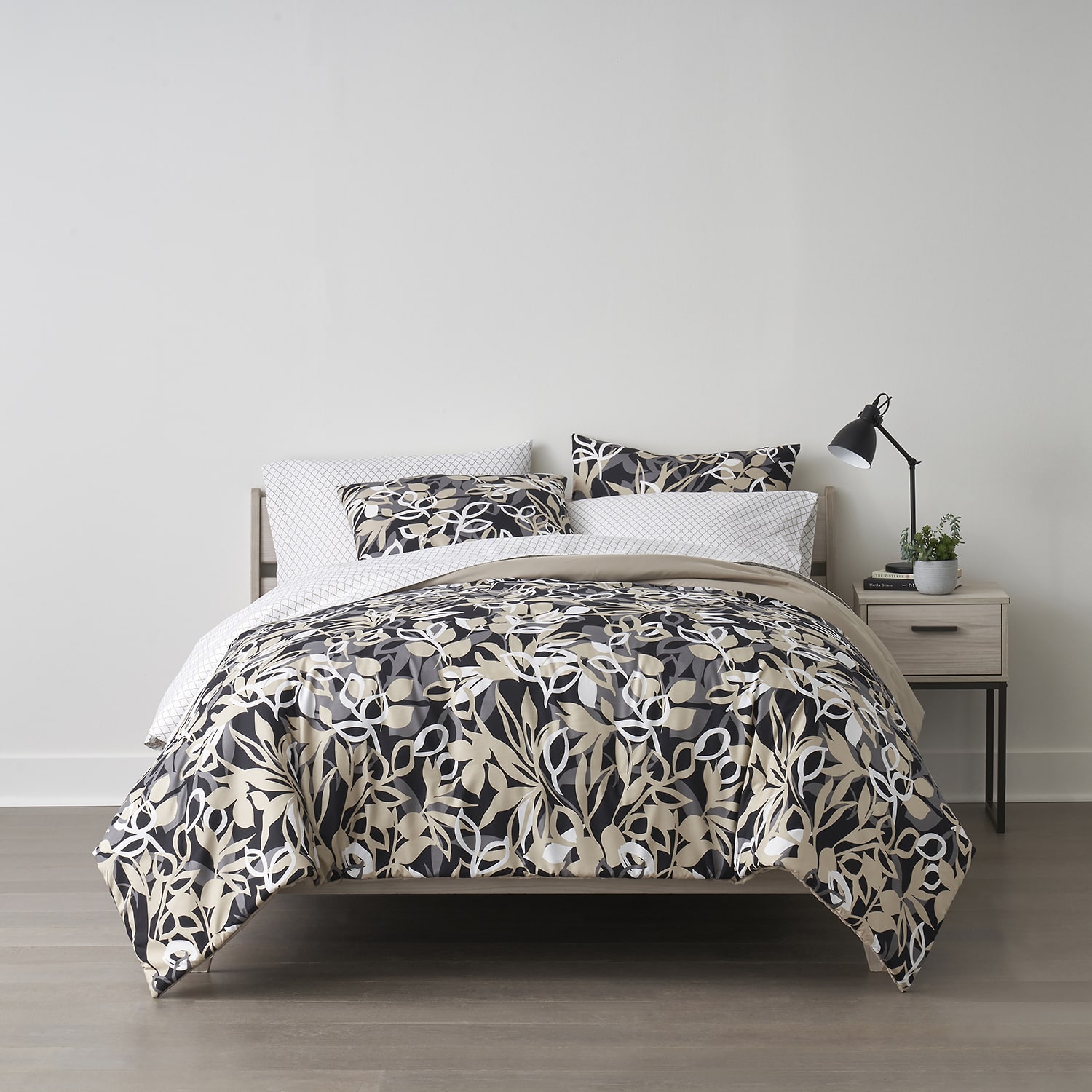Home Expressions Casey Leaves Complete Bedding Set with Sheets