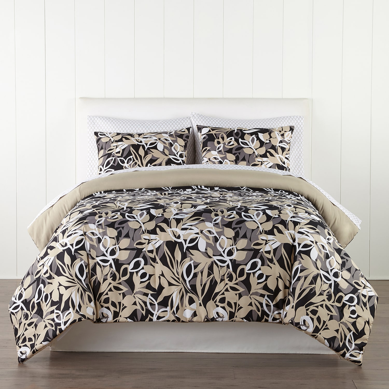 Home Expressions Casey Leaves Complete Bedding Set with Sheets