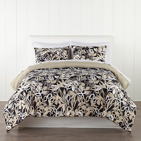 Home Expressions Casey Leaves Complete Bedding Set with Sheets