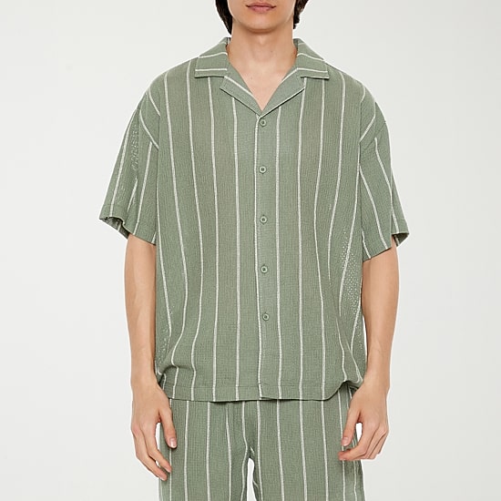 Forever 21 Mens Short Sleeve Regular Fit Button-Down Shirt