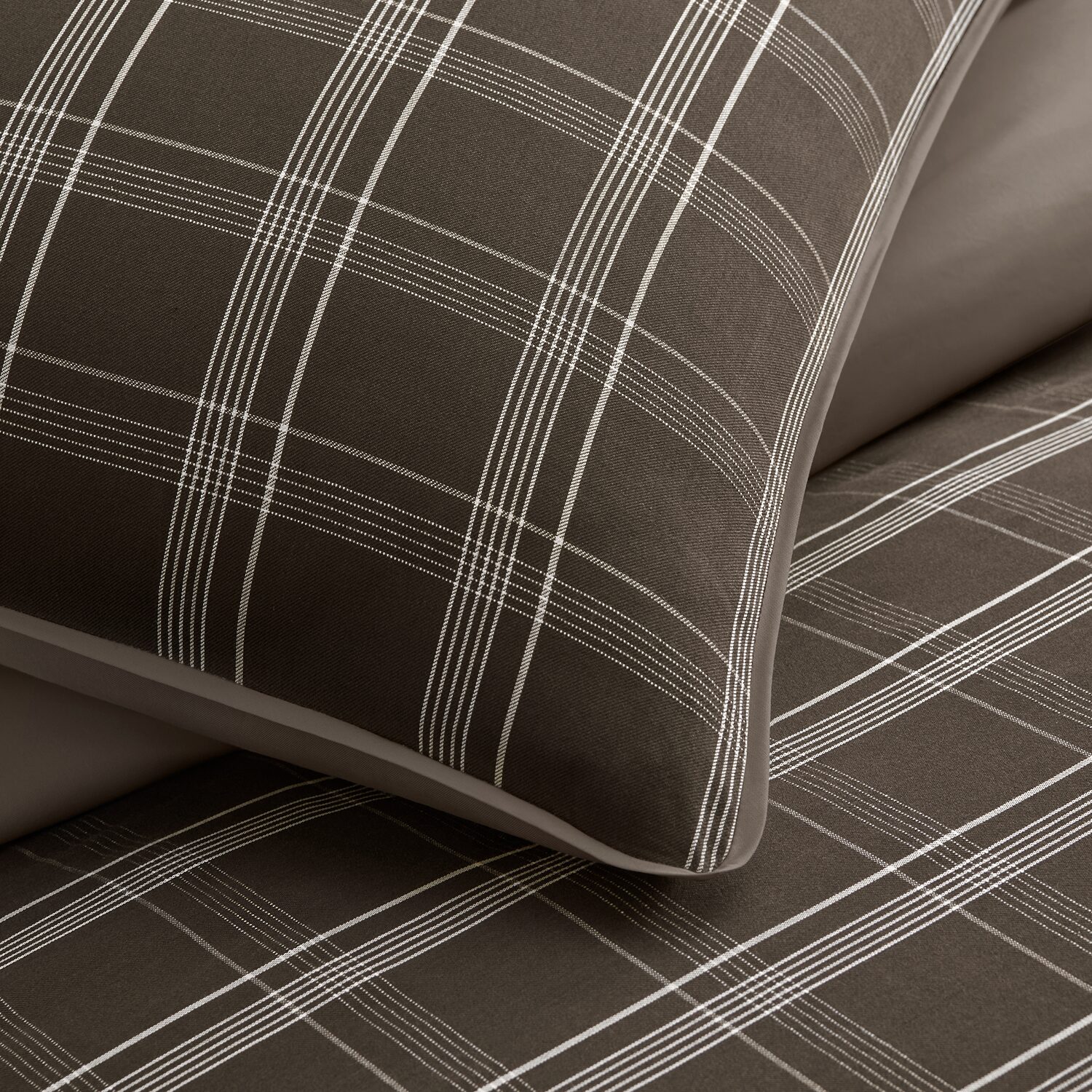 W by Wamsutta Check Plaid 3-pc. Reversible Comforter Set