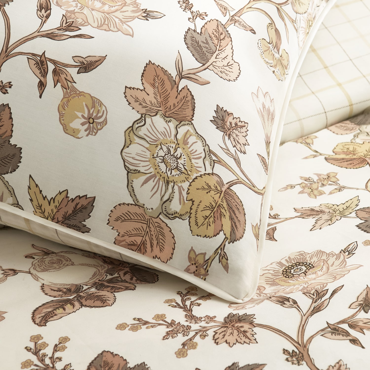 W by Wamsutta Garden Floral 3-pc. Reversible Comforter Set