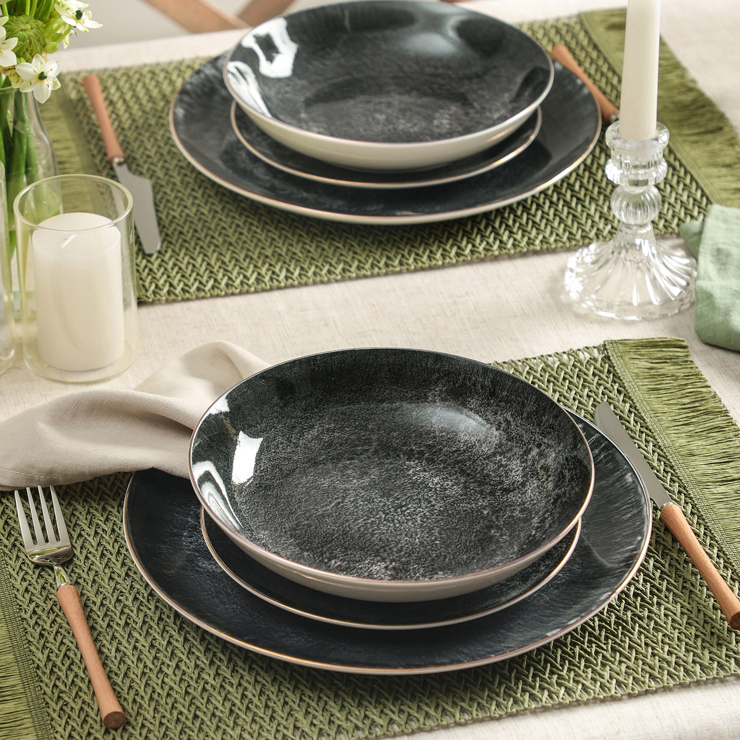 Christian Siriano New York Onyx 24-pc. Porcelain Dinnerware Set