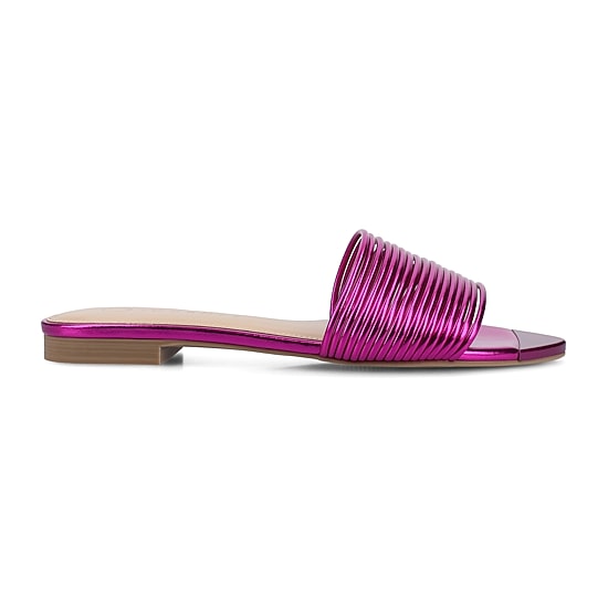 Journee Collection Womens Feather Flat Sandals
