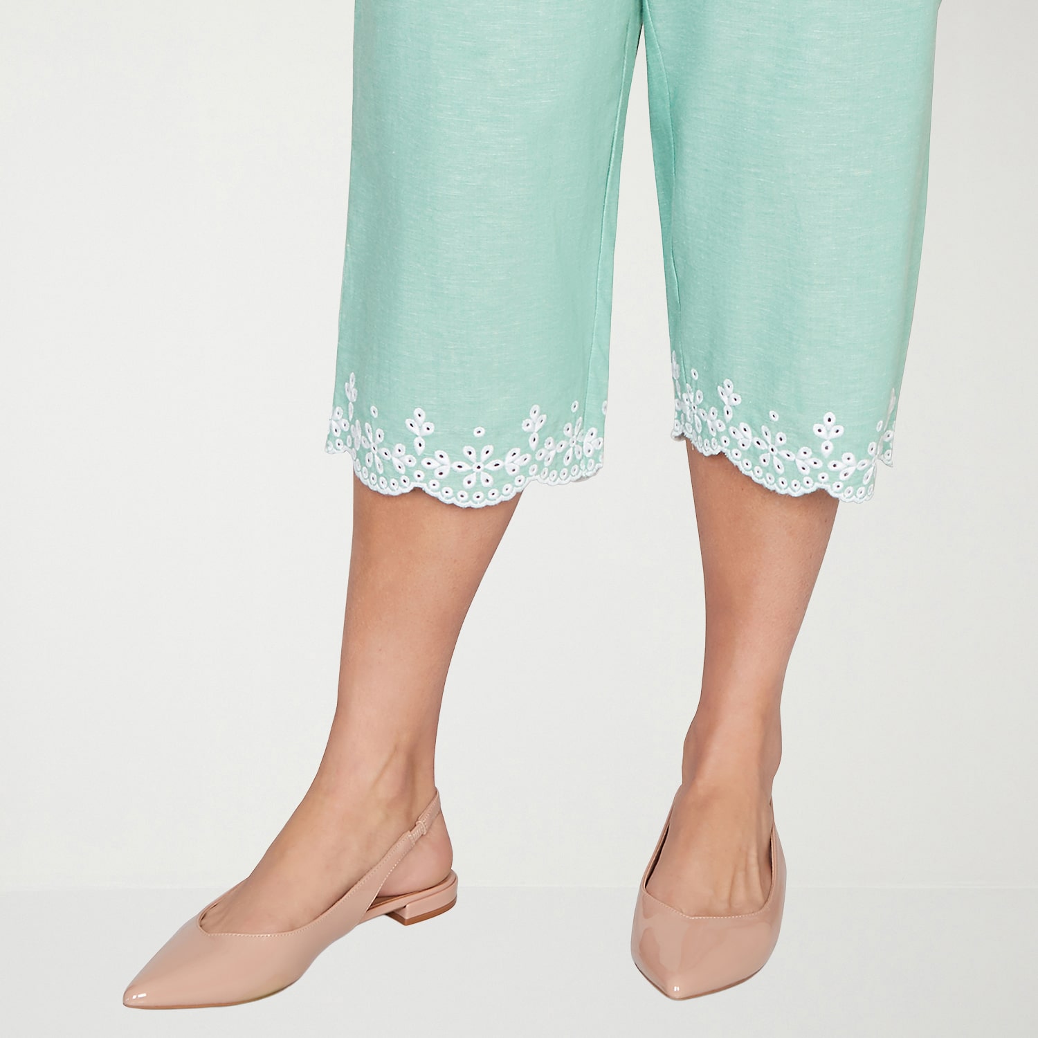 Alfred Dunner Caribbean Blues Womens Plus Straight Capri Pant