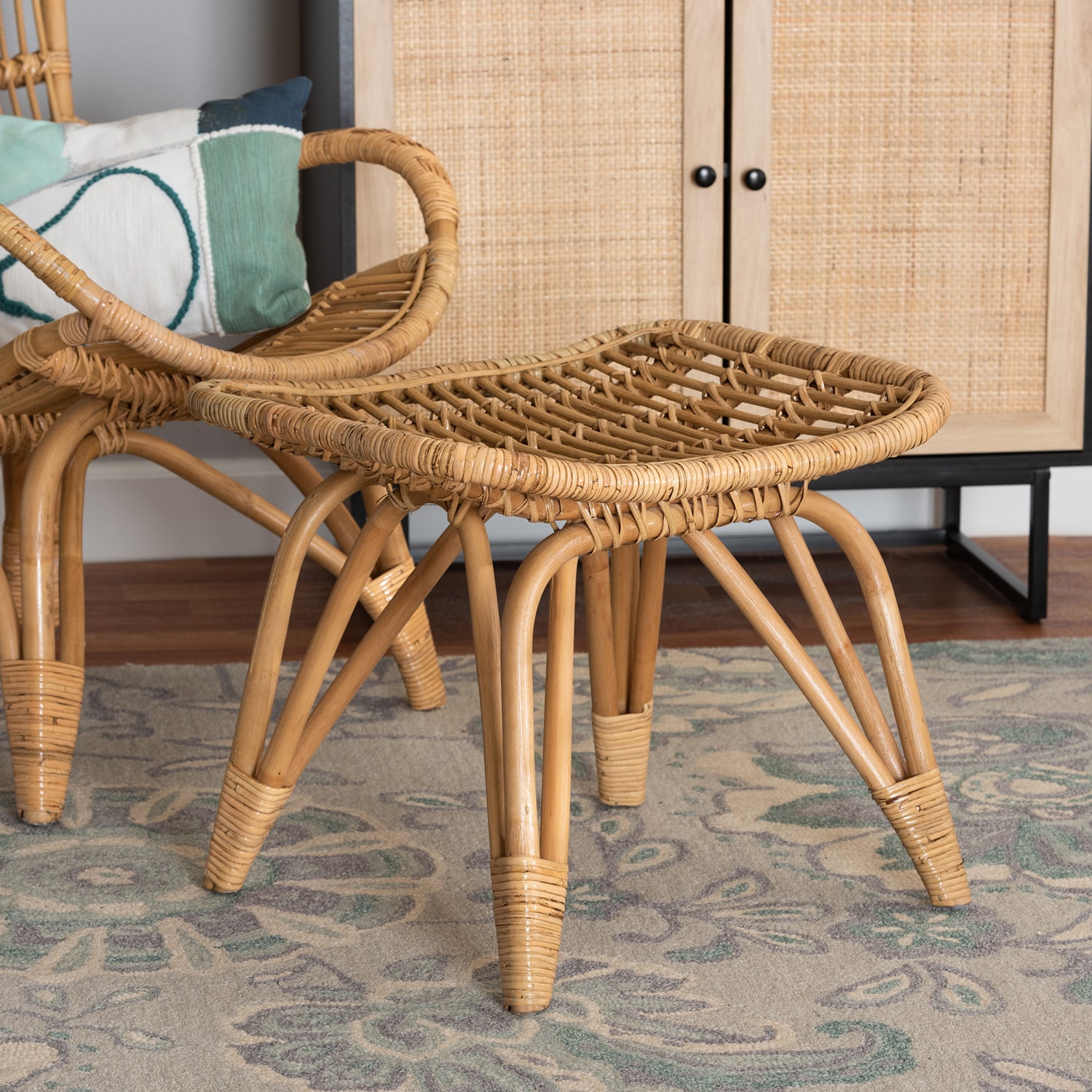 Earvin Footstool
