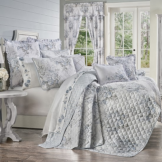 Royal Court Estelle Floral Quilt Set