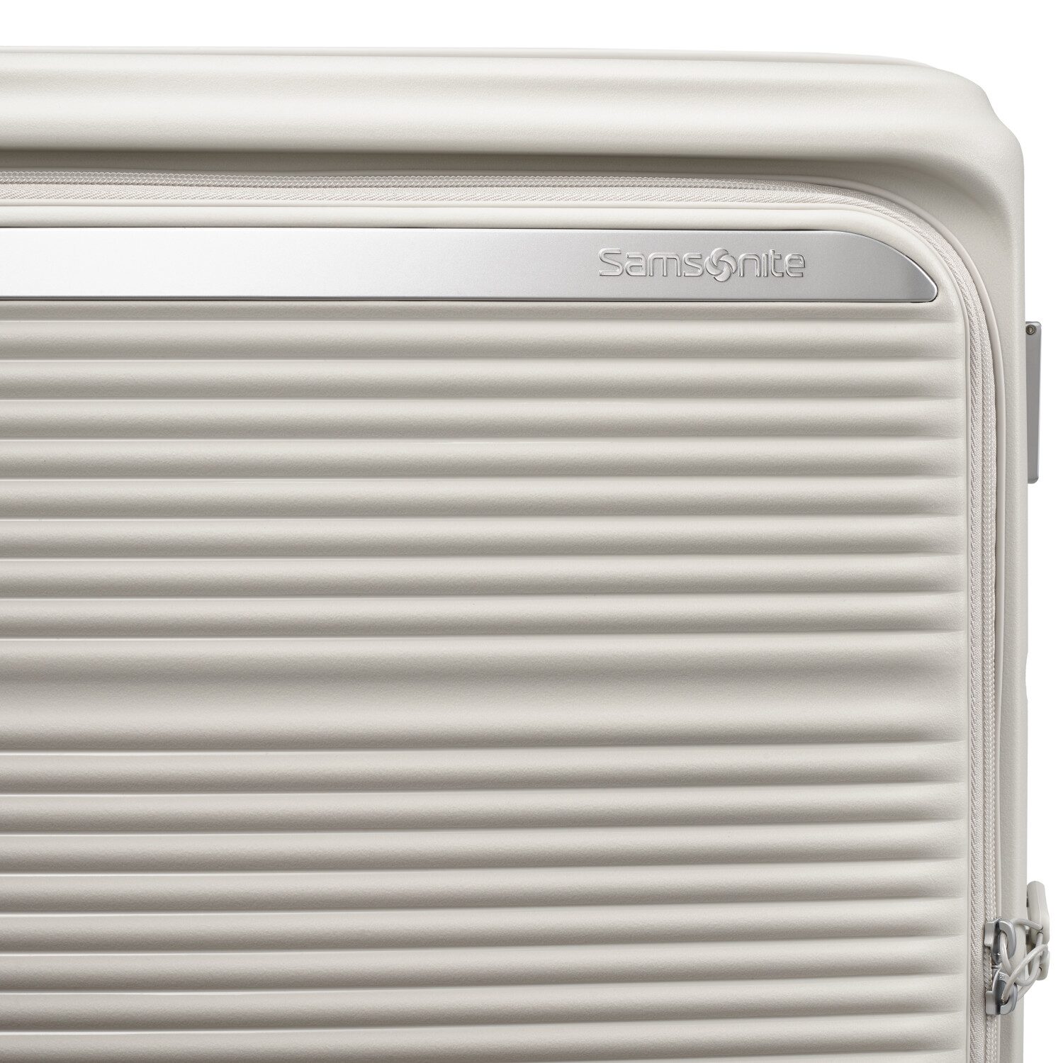 Samsonite Paralux Global 22 Inch Hardside Carry-On Spinner Luggage